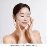 Top 5 Vitamin C Serums for Glowing Skin in 2024
